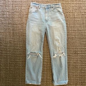 [SOLD] Abercrombie and Fitch high rise straight leg ankle short jeans